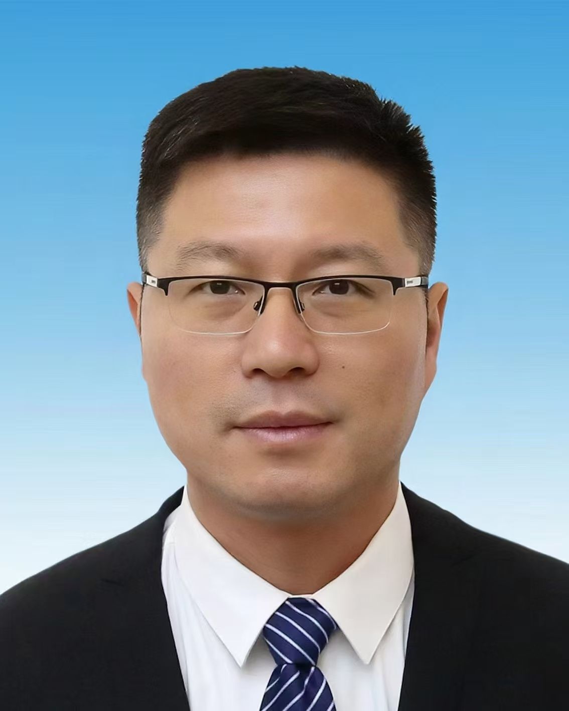 14.雷火体育采育镇人民政府副镇长 崔亚洲