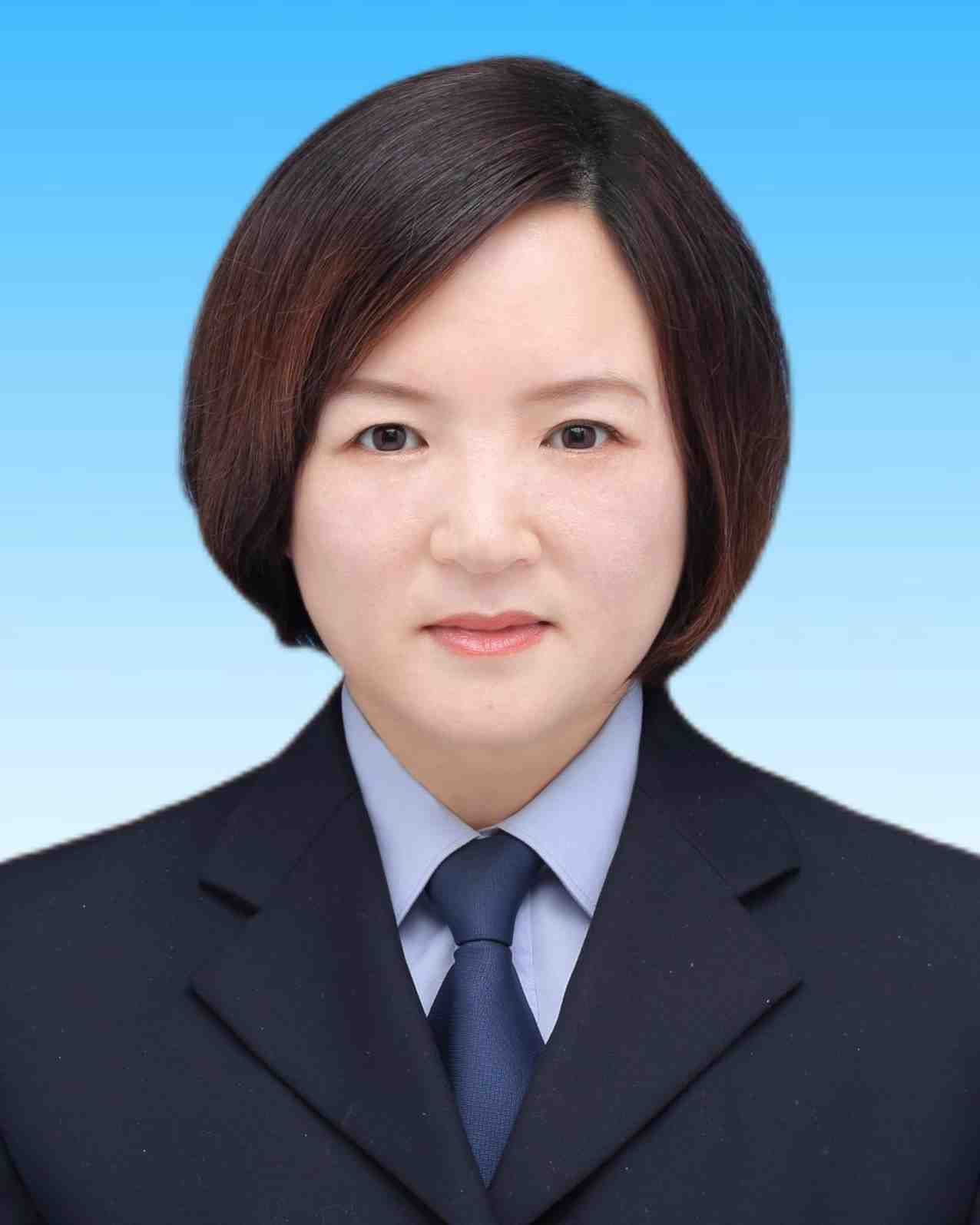 朱英东副镇长照片